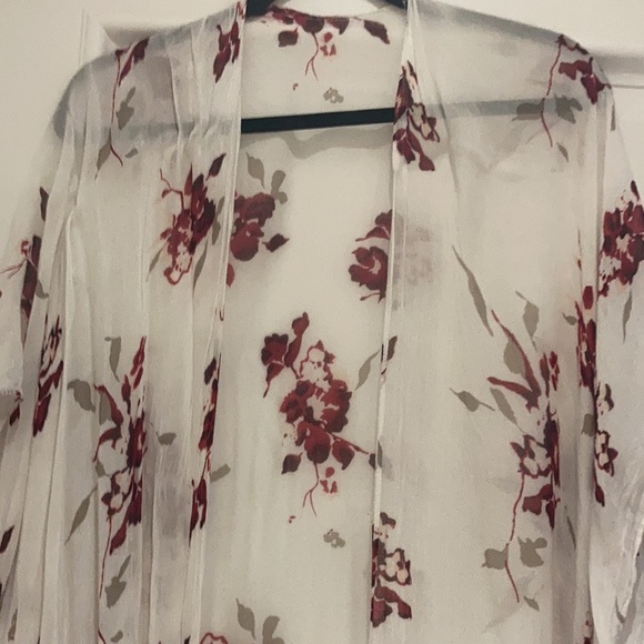 Gentle Fawn Floral Shawl - Picture 2 of 3